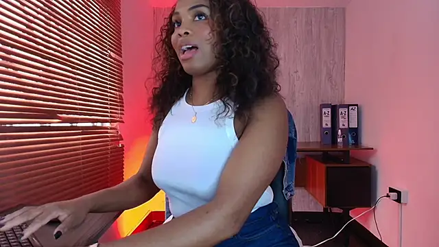 ArianaBeake online show from 04/15/26, 04:47