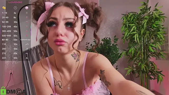 Snapshot of AnastasiaJune chatting on 11/03/25, 06:25 AnastasiaJune online show from 11/03/25, 06:25