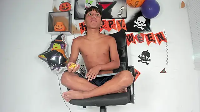 tyler twink boy online show from 10/24/25, 12:56