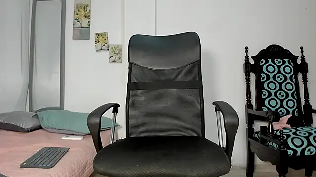 tyler twink boy online show from 04/26/26, 12:58