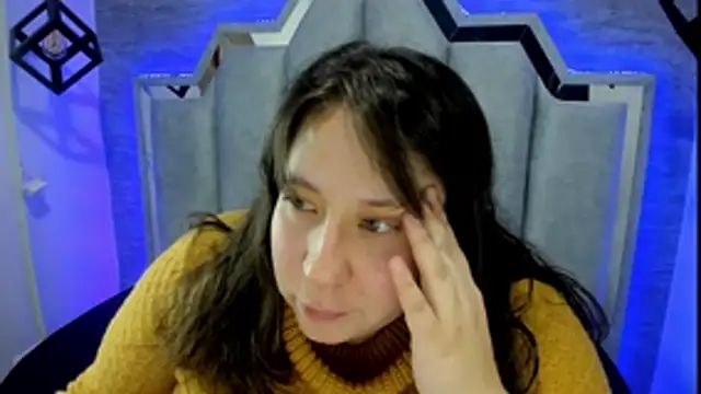 Snapshot of _Emily_rosee_ chatting on 10/13/25, 12:16 Emily rosee online show from 10/13/25, 12:16