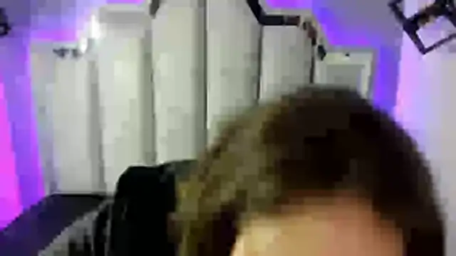 Snapshot of _Emily_rosee_ chatting on 10/17/25, 11:24 Emily rosee online show from 10/17/25, 11:24