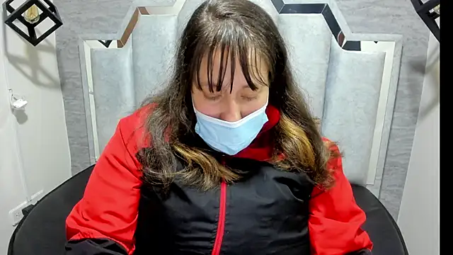 Snapshot of _Emily_rosee_ chatting on 10/24/25, 11:17 Emily rosee online show from 10/24/25, 11:17