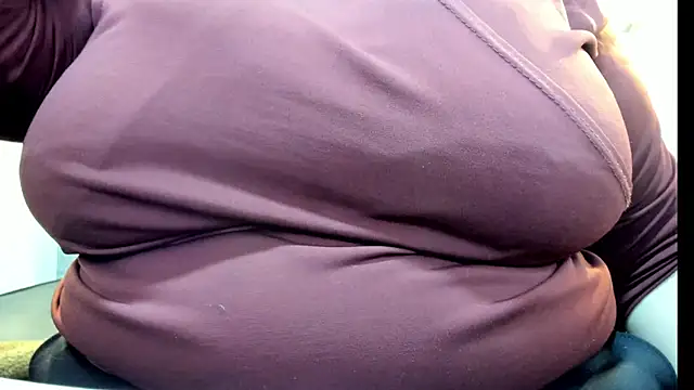 Snapshot of _Emily_rosee_ chatting on 10/30/25, 11:11 Emily rosee online show from 10/30/25, 11:11