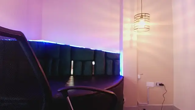 Snapshot of _Emily_rosee_ chatting on 11/06/25, 11:33 Emily rosee online show from 11/06/25, 11:33