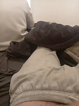 Snapshot of Couplefrsex chatting on 10/25/25, 02:35 Couplefrsex online show from 10/25/25, 02:35