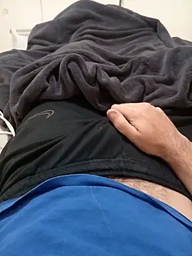 Snapshot of Couplefrsex chatting on 12/02/25, 08:26 Couplefrsex online show from 12/02/25, 08:26