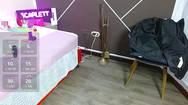 Snapshot of ScarletHott_ chatting on 11/04/25, 11:53 ScarletHott online show from 11/04/25, 11:53