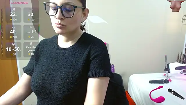 Snapshot of ScarletHott_ chatting on 11/13/25, 06:29 ScarletHott online show from 11/13/25, 06:29