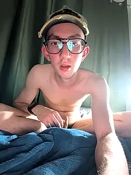 Snapshot of Slinor chatting on 12/19/25, 11:23 Slinor online show from 12/19/25, 11:23