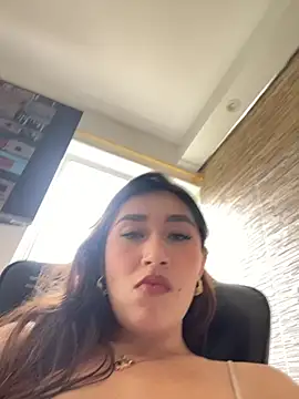 Isa Villamarin online show from 09/18/25, 03:25