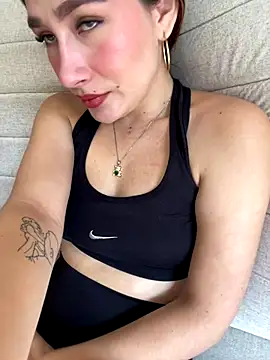 Isa Villamarin online show from 09/25/25, 03:05