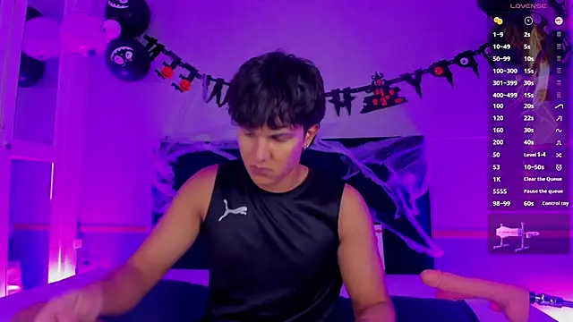 Leo Savage  online show from 10/22/25, 03:40