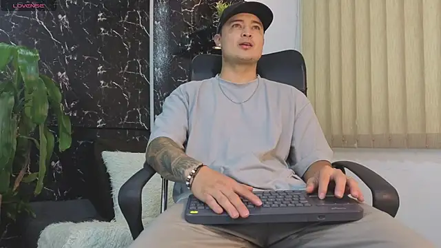 Alexander ferre online show from 04/08/26, 01:33