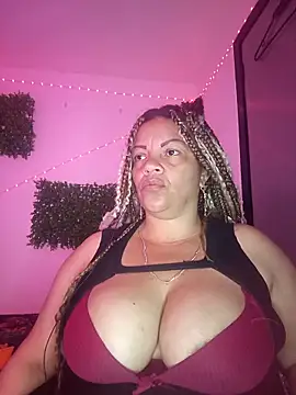 Eva Luxei online show from 12/15/25, 08:18