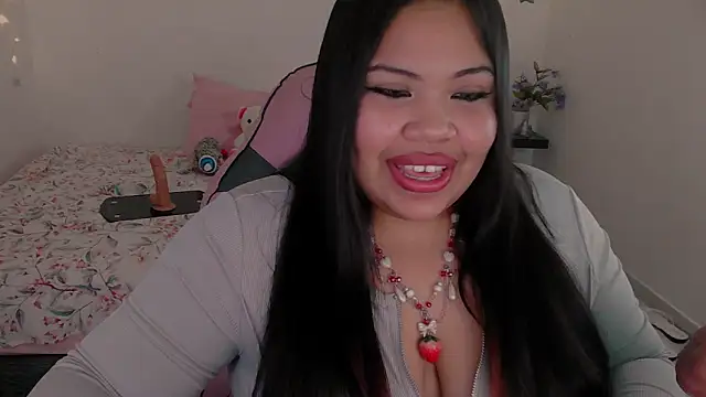 Snapshot of Juicy_elenxx chatting on 09/11/25, 03:39 Juicy elenxx online show from 09/11/25, 03:39