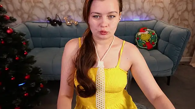 RedDoll  online show from 12/14/25, 05:40