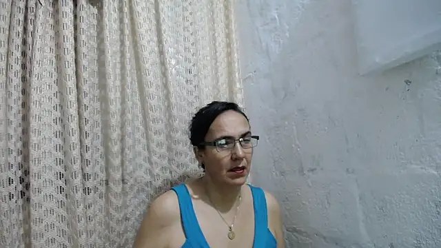 Snapshot of gabbyparker_ chatting on 10/01/25, 10:21 gabbyparker  online show from 10/01/25, 10:21