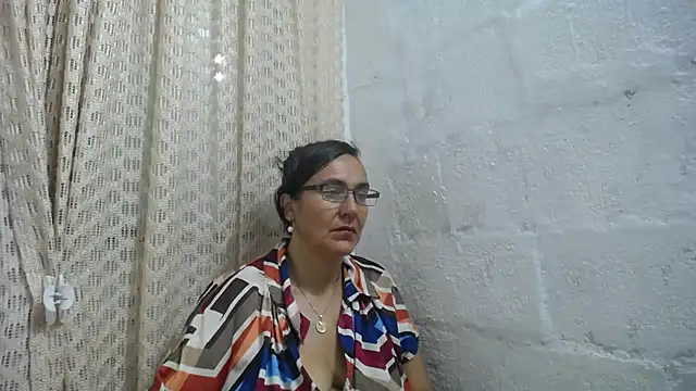 gabbyparker  online show from 04/13/26, 09:37