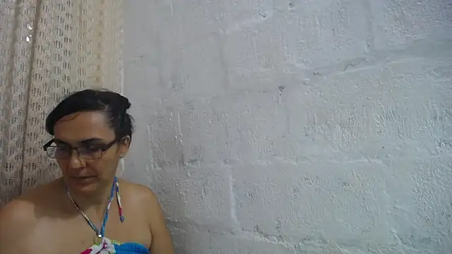 gabbyparker  online show from 04/30/26, 10:47