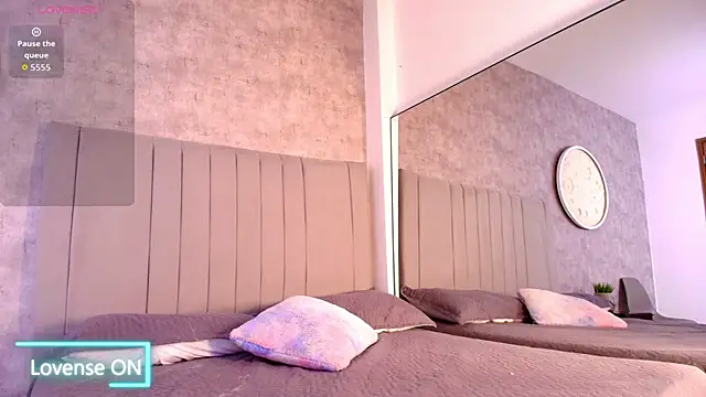 Snapshot of karla-ruiz chatting on 09/28/25, 01:00 karla-ruiz online show from 09/28/25, 01:00