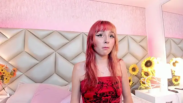 dafnne hall online show from 11/26/25, 04:13