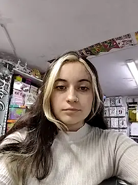 Snapshot of sheeiila chatting on 11/14/25, 10:51 sheeiila online show from 11/14/25, 10:51