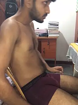 Snapshot of ShayanLK chatting on 12/22/25, 04:04 ShayanLK online show from 12/22/25, 04:04