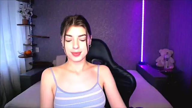 Dianaa Lee0 online show from 05/11/26, 02:45