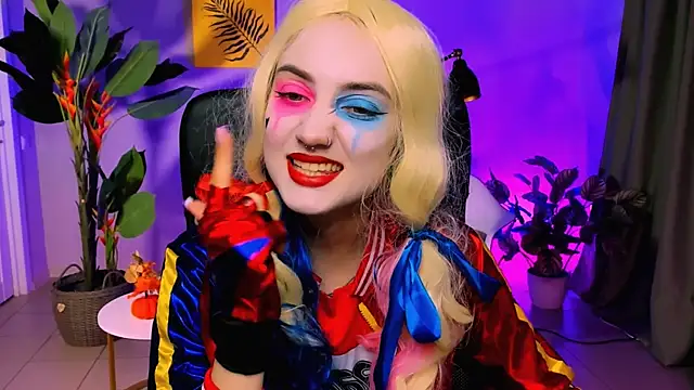 olivianorton online show from 10/31/25, 03:02