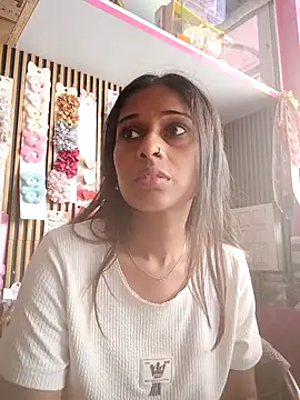 Snapshot of hotshreya69 chatting on 09/21/25, 07:32 hotshreya69 online show from 09/21/25, 07:32
