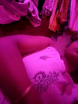Snapshot of hotshreya69 chatting on 10/03/25, 12:35 hotshreya69 online show from 10/03/25, 12:35