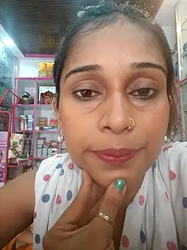 Snapshot of hotshreya69 chatting on 10/06/25, 10:02 hotshreya69 online show from 10/06/25, 10:02