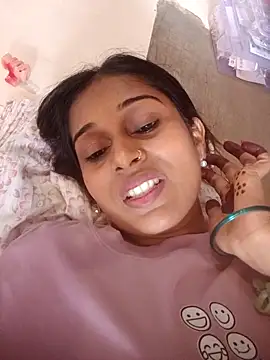 Snapshot of hotshreya69 chatting on 10/08/25, 08:23 hotshreya69 online show from 10/08/25, 08:23