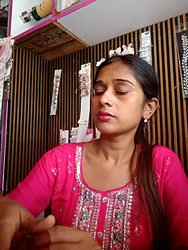 Snapshot of hotshreya69 chatting on 10/10/25, 08:35 hotshreya69 online show from 10/10/25, 08:35