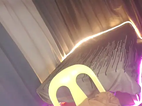 Snapshot of Hail_ur_Dominant chatting on 11/20/25, 12:44 Hail ur Dominant online show from 11/20/25, 12:44