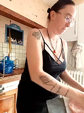 Sophierob1 online show from 09/17/25, 09:11