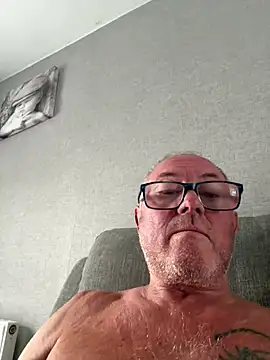 Snapshot of naughtygrandad1 chatting on 06/28/26, 07:14 naughtygrandad1 online show from 06/28/26, 07:14