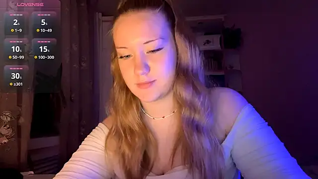 Snapshot of PandaFluff chatting on 09/16/25, 05:25 PandaFluff online show from 09/16/25, 05:25