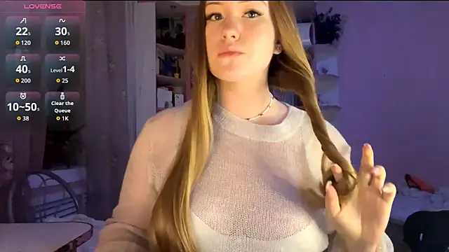 Snapshot of PandaFluff chatting on 09/29/25, 05:18 PandaFluff online show from 09/29/25, 05:18