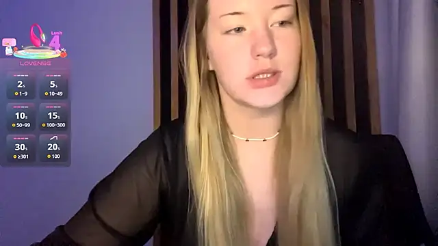 Snapshot of PandaFluff chatting on 12/01/25, 06:24 PandaFluff online show from 12/01/25, 06:24