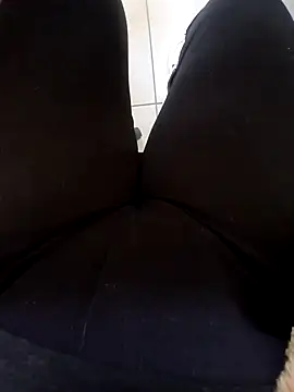 Snapshot of elisaelisa12 chatting on 10/19/25, 08:04 elisaelisa12 online show from 10/19/25, 08:04