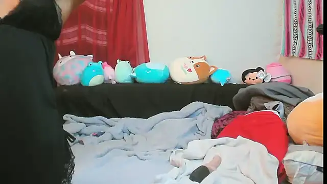 Snapshot of Queenofheartsfaerah chatting on 10/09/25, 12:41 Queenofheartsfaerah online show from 10/09/25, 12:41