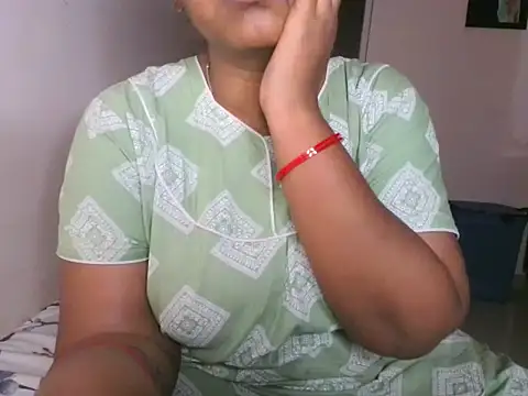 Snapshot of its_me_Rashmi chatting on 09/10/25, 05:46 its me Rashmi online show from 09/10/25, 05:46