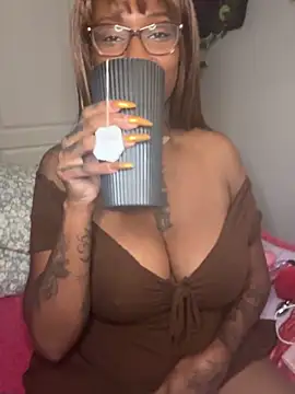 Snapshot of MistiSavannah chatting on 11/15/25, 11:18 MistiSavannah online show from 11/15/25, 11:18