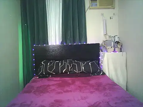 Snapshot of Sweet-shopia chatting on 10/11/25, 04:05 Sweet-shopia online show from 10/11/25, 04:05