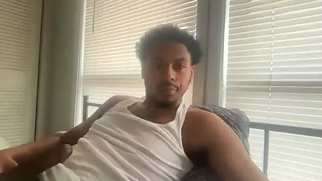 Snapshot of Yungandhungd chatting on 11/20/25, 08:19 Yungandhungd online show from 11/20/25, 08:19