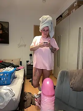 OliviaaFischer online show from 02/10/26, 05:39