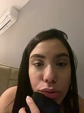 Snapshot of RenataLeclair chatting on 06/11/26, 02:33 RenataLeclair online show from 06/11/26, 02:33