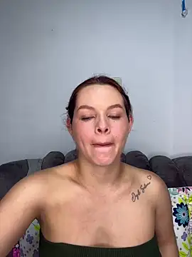 Snapshot of miacarrot chatting on 05/08/26, 02:17 miacarrot online show from 05/08/26, 02:17